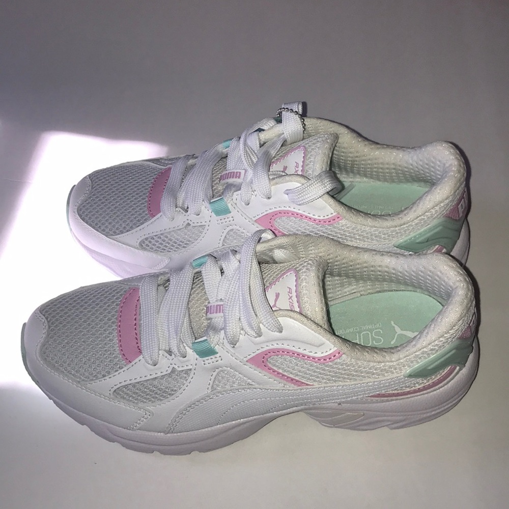 PUMA Soft Foam White Sneakers NWOT White PINK